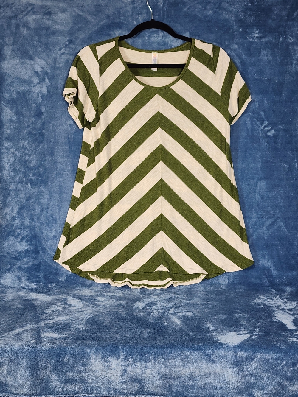 LuLaRoe Olive & Cream Chevron Scoop Neck Tee